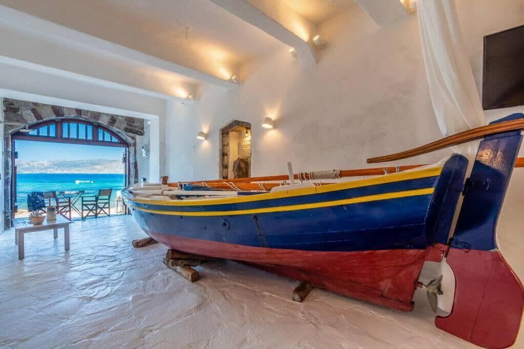 Holiday home Gorgeous In Front Of The Sea At Klima Milos Klima (Milos)