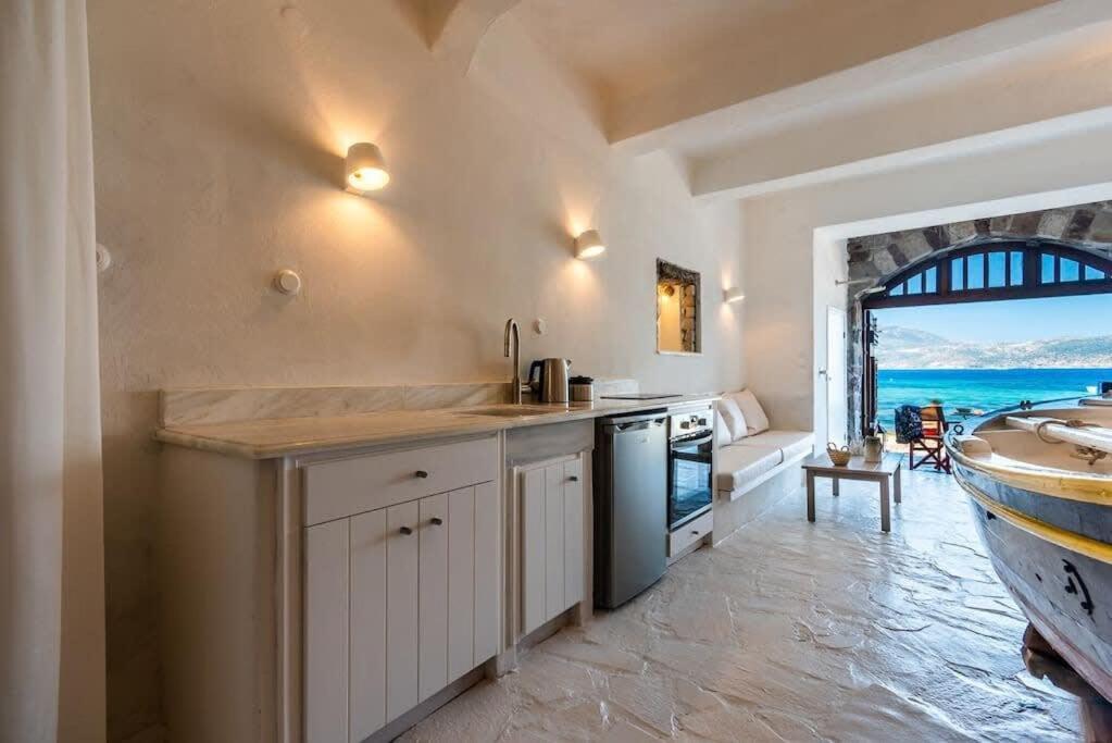 Holiday home Gorgeous In Front Of The Sea At Klima Milos *